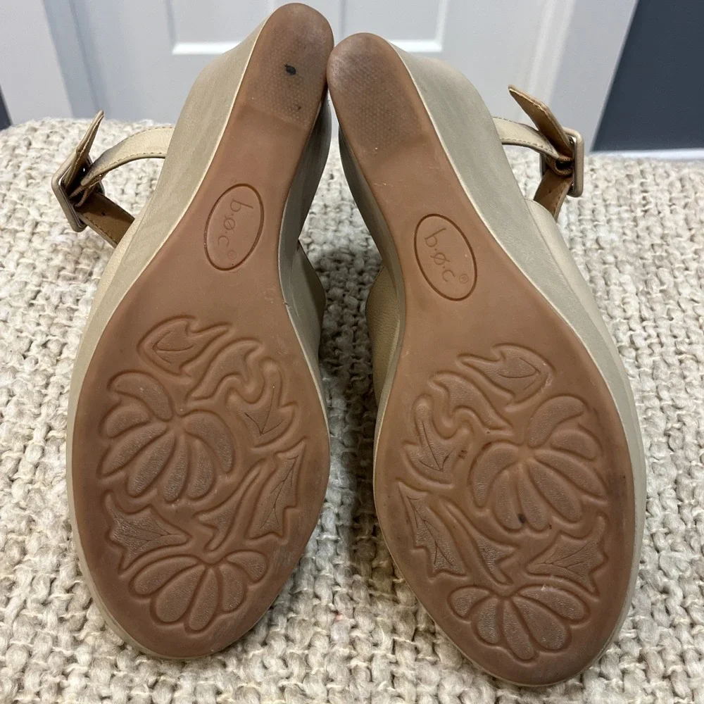 BORN b.o.c Women's Sophie Platform Wedge‎ Mule Size 10 M Beige Tan